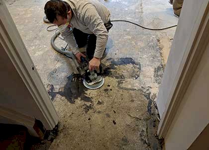 Removing bitumen from a concrete subfloor is very time consuming